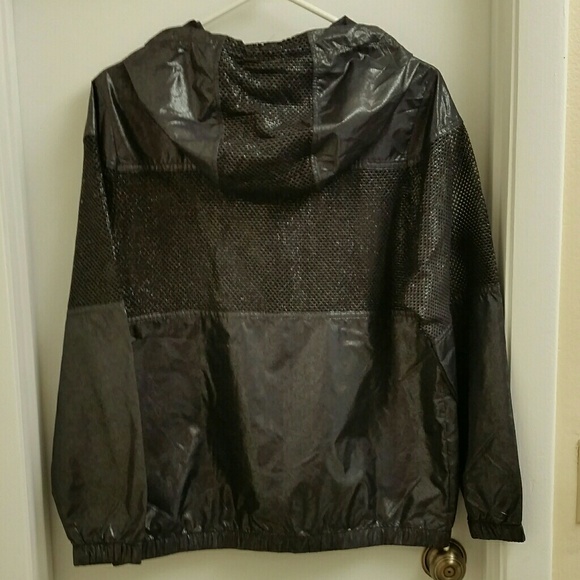 NWT vs pink mesh windbreaker size xs/S - Picture 2 of 8
